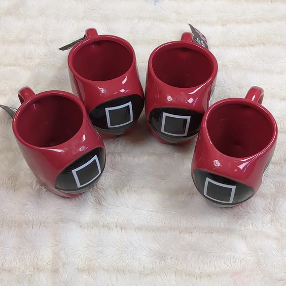 Squid Game Set of 4 Mugs - Picture 2 of 11